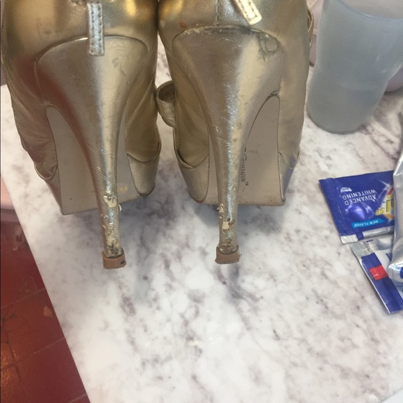 Absolutely Magnificent looking  Golden Heels -!!🌹 - Picture 4 of 7